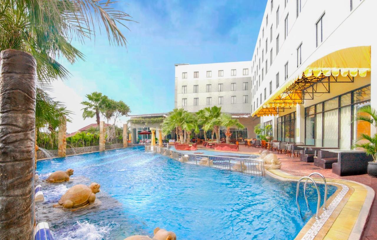 Hermes Palace Hotel Банда-Ачех Екстер'єр фото